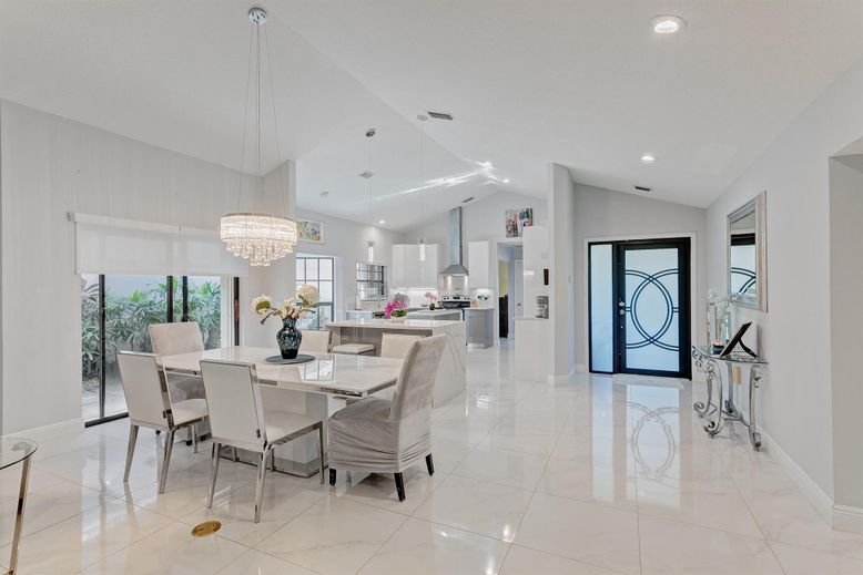 Chandelier, Dining room, Interior, Kitchen, Recessed Lighting
