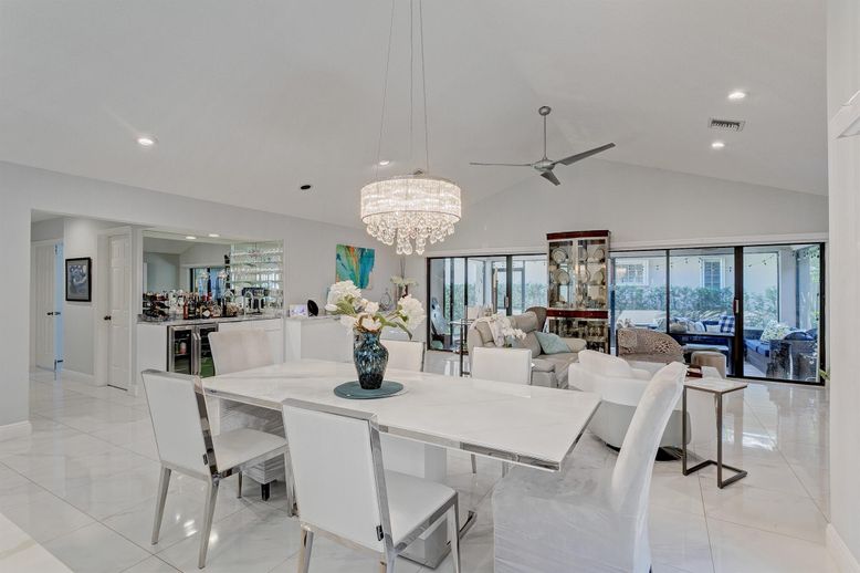 Chandelier, Dining room, Interior, Living room, Recessed Lighting