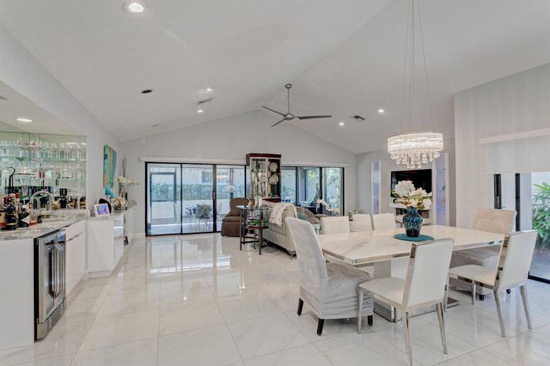 Chandelier, Dining room, Interior, Living room, Marble, Recessed Lighting
