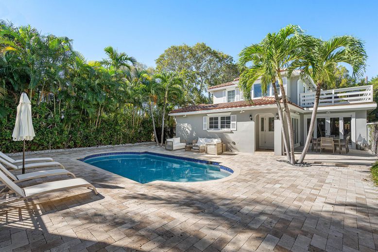 Exterior, Pool