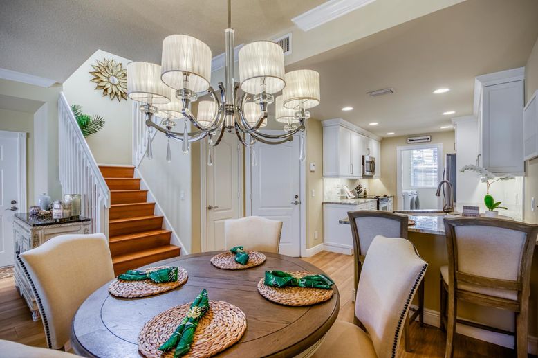 Chandelier, Dining room, Interior, Kitchen, Recessed Lighting, Wood Texture Flooring