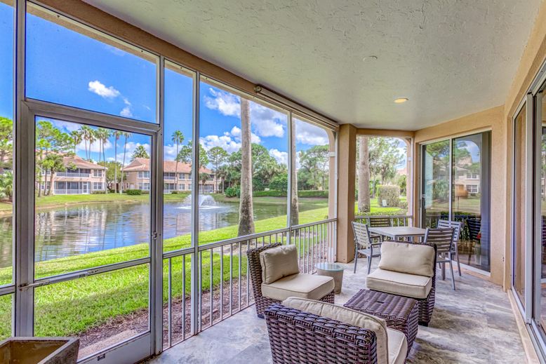 Interior, Sun Room, Water