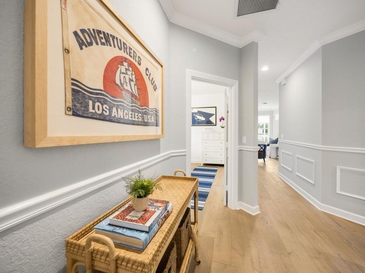 Interior, Recessed Lighting, Wood Texture Flooring