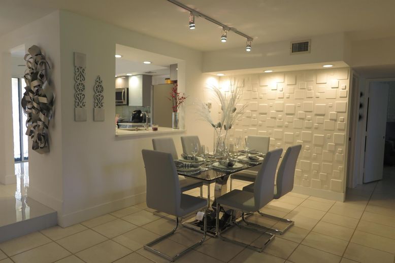 Dining room, Interior, Recessed Lighting