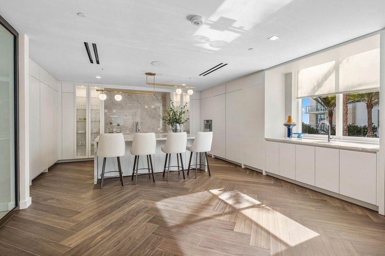 Interior, Pendant Lights, Recessed Lighting, Wood Texture Flooring