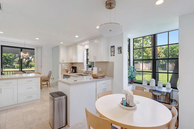 Dining room, Interior, Kitchen, Pendant Lights, Recessed Lighting