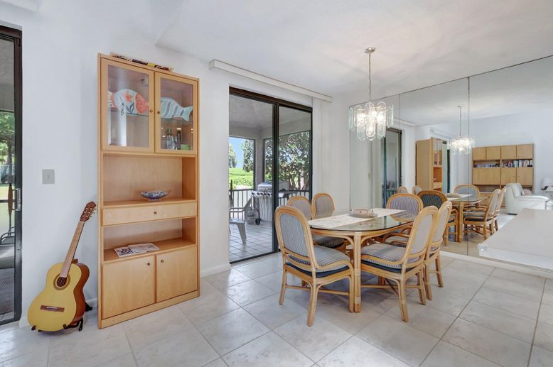 Chandelier, Dining room, Interior, Pendant Lights