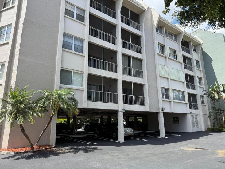 Exterior, Facade, Condo Building