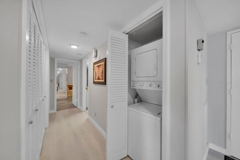 Interior, Utility Closets, Washer, Wood Texture Flooring