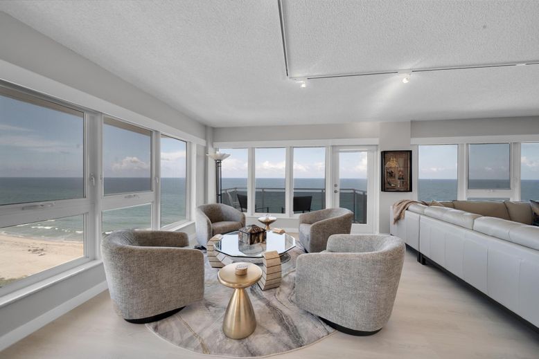 Interior, Living room, Water