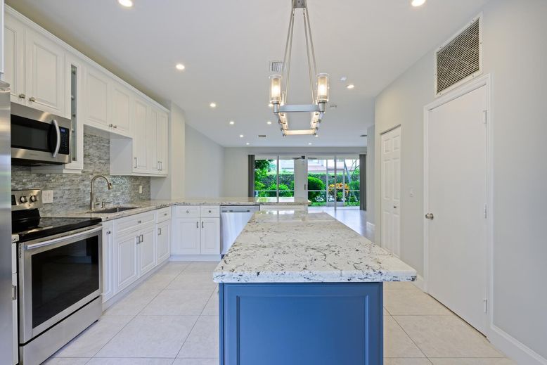 Interior, Kitchen, Pendant Lights, Recessed Lighting, Stainless Steel Appliances