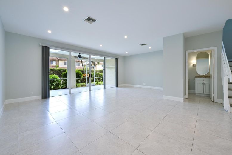 Empty room, Interior, Recessed Lighting