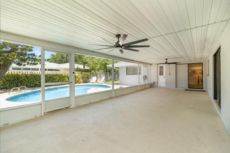 Interior, Pool, Sun Room