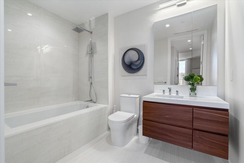 Bathroom, Interior, Recessed Lighting