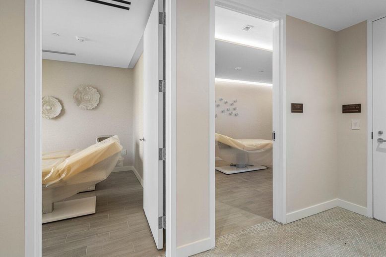 Bathroom, Interior, Recessed Lighting, Wood Texture Flooring