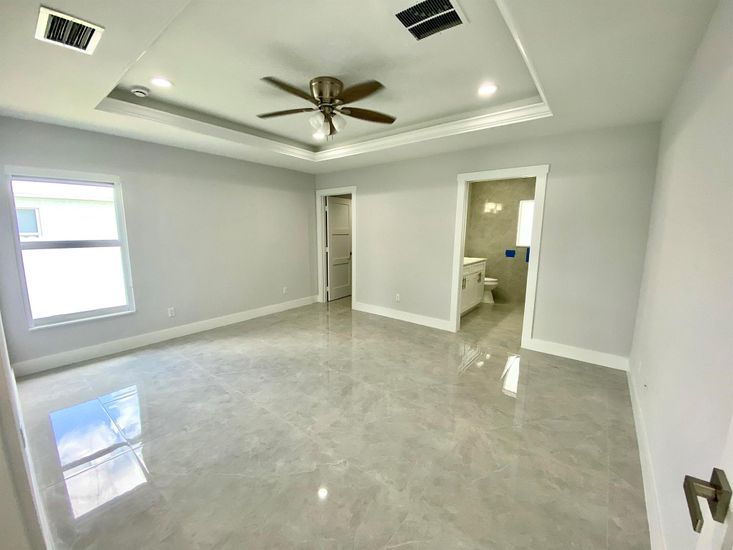 Bathroom, Empty room, Interior, Recessed Lighting