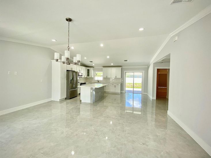 Chandelier, Empty room, Interior, Kitchen, Pendant Lights, Recessed Lighting