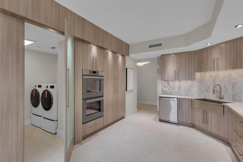 Interior, Kitchen, Recessed Lighting, Stainless Steel Appliances, Washer