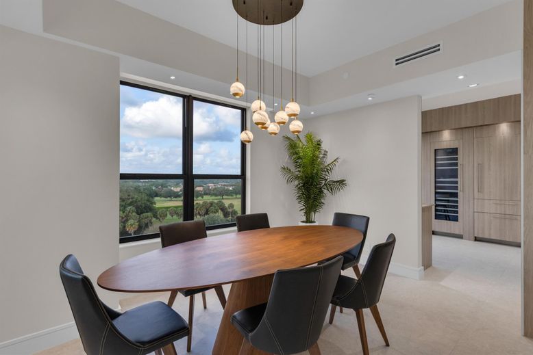 Dining room, Interior, Pendant Lights, Recessed Lighting