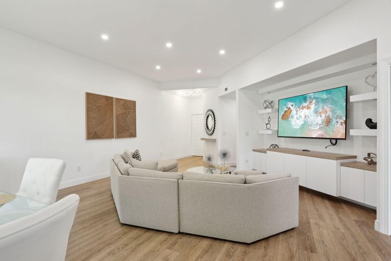 Interior, Living room, Recessed Lighting, Wood Texture Flooring