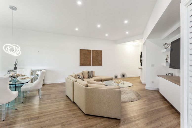 Dining room, Interior, Living room, Pendant Lights, Recessed Lighting, Wood Texture Flooring