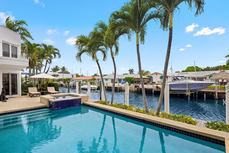 Exterior, Pool, Water
