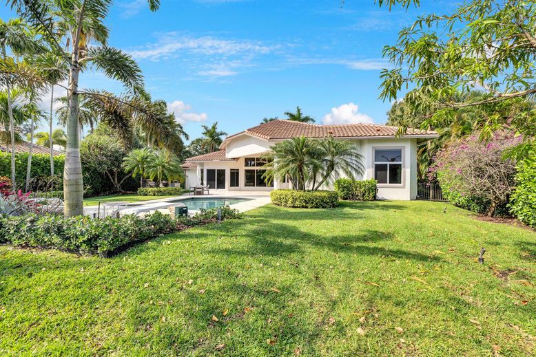 Backyard, Exterior, Pool