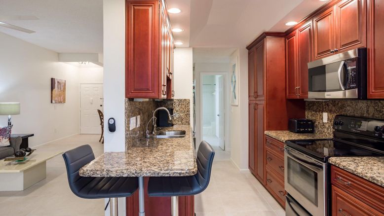 Dining room, Interior, Kitchen, Recessed Lighting, Stainless Steel Appliances