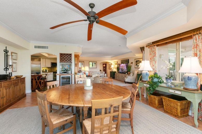 Dining room, Interior, Kitchen, Living room, Stainless Steel Appliances