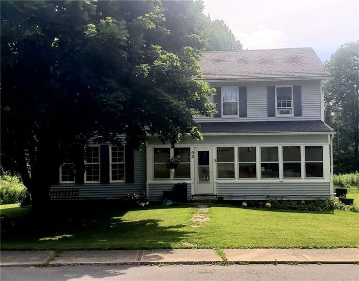 Exterior, Facade, American Foursquare