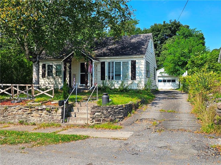 Exterior, Facade, Cape Cod
