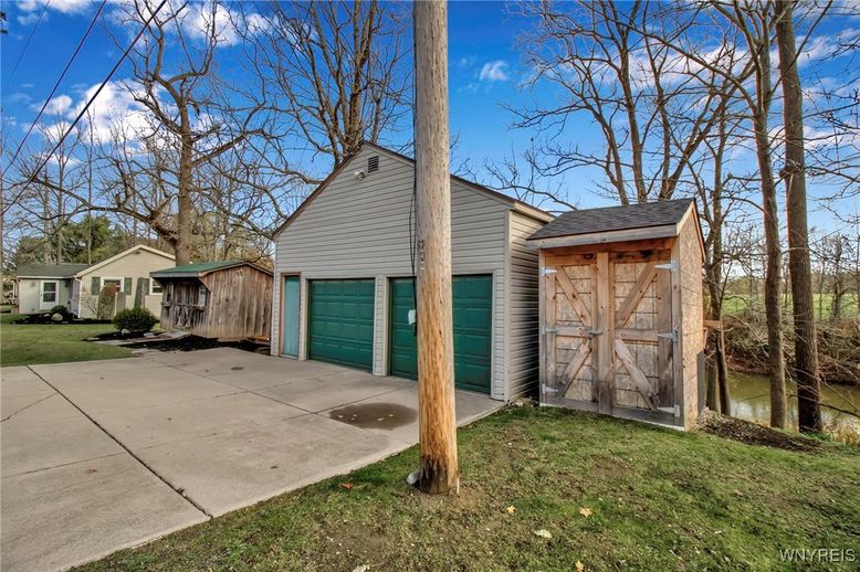 Detached Garage, Exterior