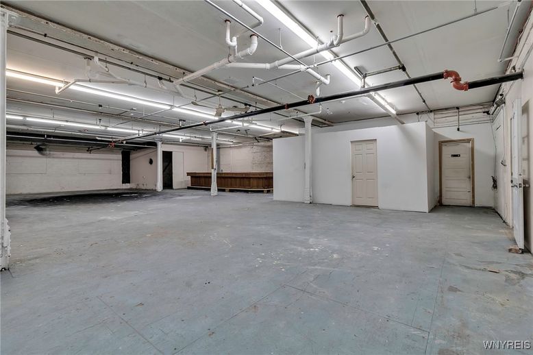 Garage, Interior