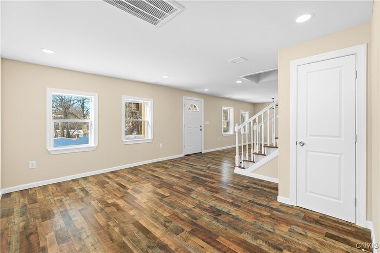 Empty room, Interior, Recessed Lighting, Wood Texture Flooring