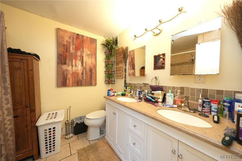 Bathroom, Dual Sink Vanities, Interior