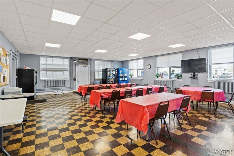 Dining room, Interior, Recessed Lighting