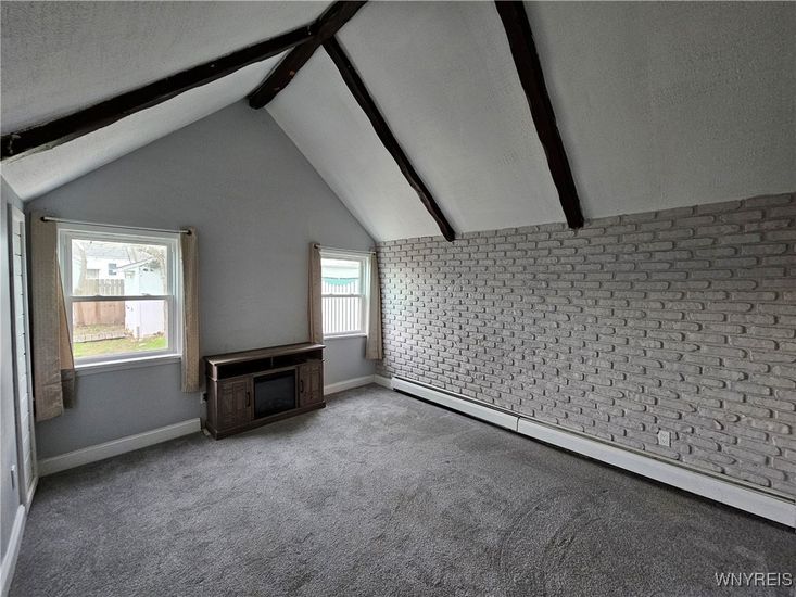 Empty room, Interior, Wooden Beams