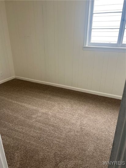 Empty room, Interior