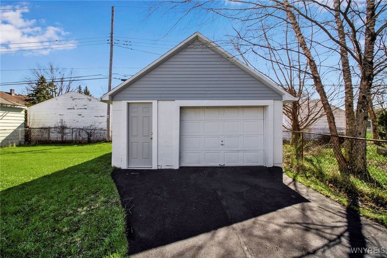 Detached Garage, Exterior