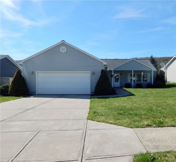 Attached, Exterior, Facade, Ranch