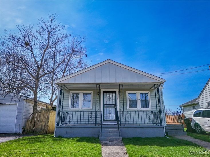 Exterior, Facade, American Craftsman