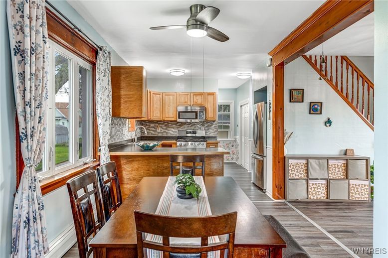 Dining room, Interior, Kitchen, Stainless Steel Appliances, Wood Texture Flooring