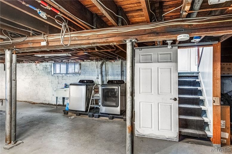 Interior, Washer, Wooden Beams, Wooden Ceilings