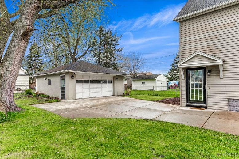 Backyard, Detached Garage, Exterior