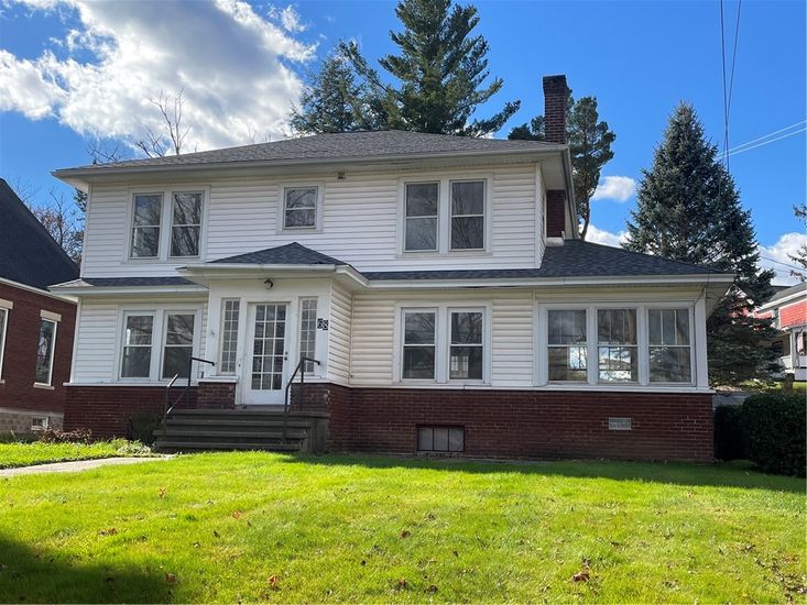 Exterior, Facade, Brick Facade, American Foursquare