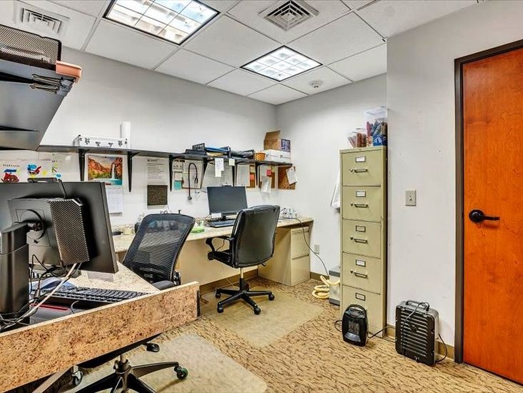 Home Office, Interior