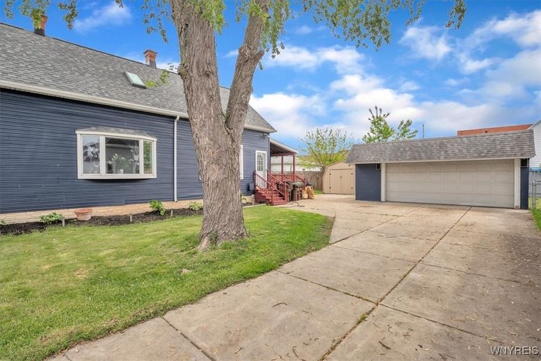 Backyard, Detached Garage, Exterior