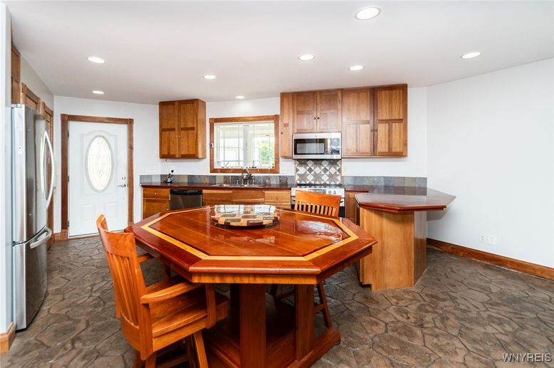 Dining room, Interior, Kitchen, Recessed Lighting, Stainless Steel Appliances