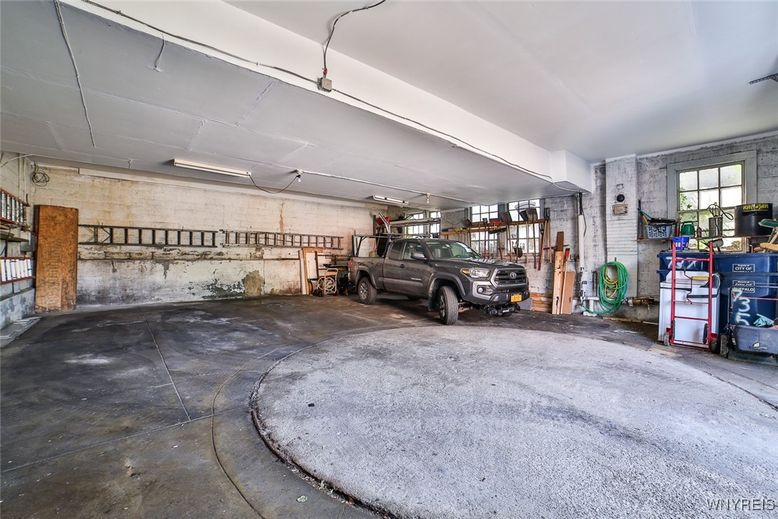 Garage, Interior, Stone Walls