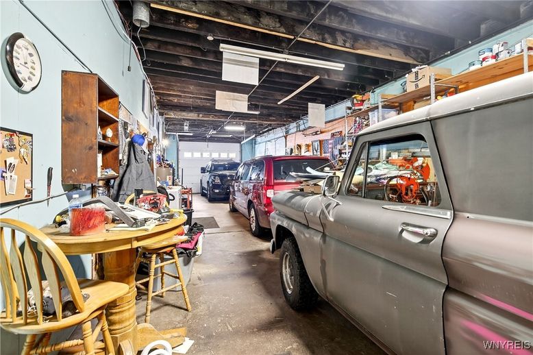 Garage, Interior